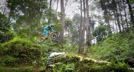 Awalnya Hobi MTB Kini Menggeluti Downhill