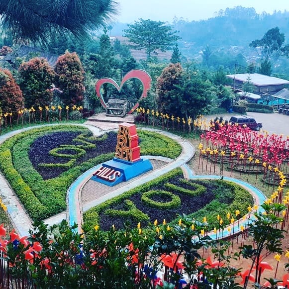 15 Tempat Wisata di Bandung Paling Hits yang Sayang Untuk Dilewatkan