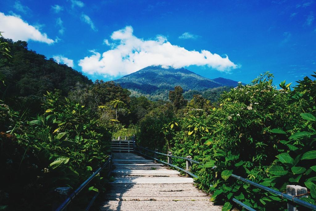 Rekomendasi Gunung di Jawa Barat Untuk Pendaki Pemula