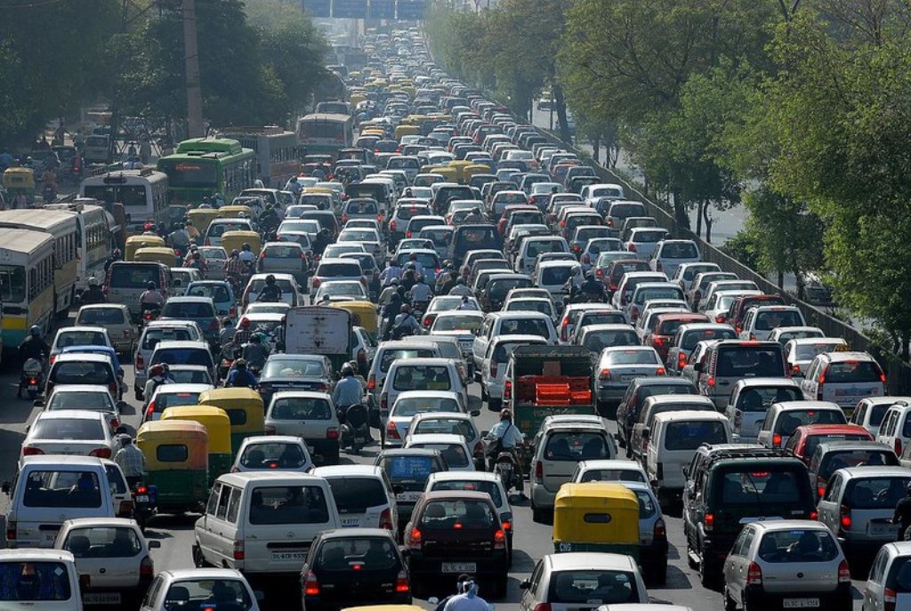 Kemacetan yang menjadi pemandangan sehari-hari di kota besar terutama Jakarta menjadi penyumbang emisi gas buang terbesar / @Flickr