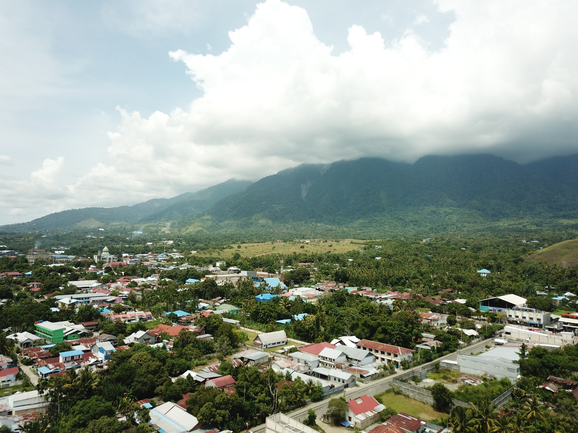 Wilayah Sentani, Jayapura foto asso-myron-@unsplash