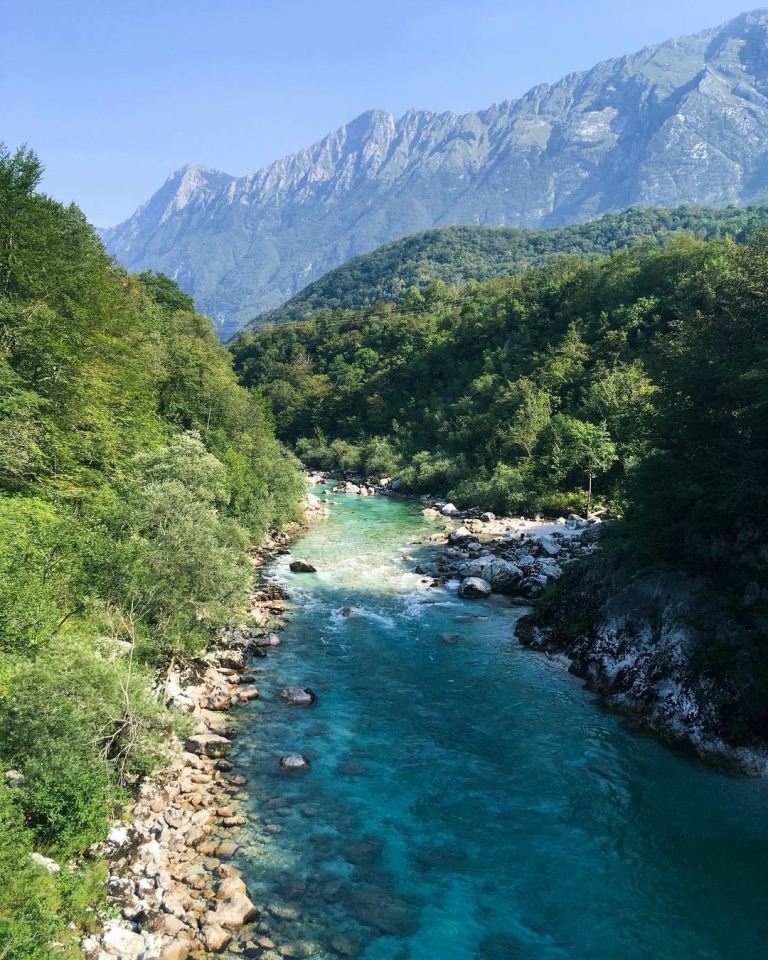 Sungai Soca - Slovenia. Pict by IG @gabi_stej